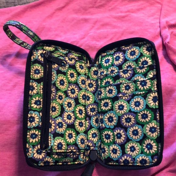 Vera Wristlet - Picture 2 of 3
